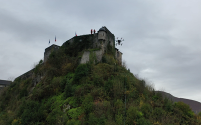 Organisation de manœuvres spécifiques au château fort de Lourdes